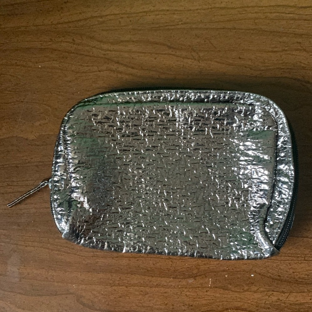 *5/$5* NWOT No Label Silver Wide Mouth Makeup Bag